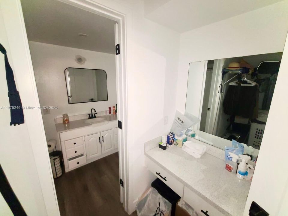 For Sale: $185,000 (2 beds, 2 baths, 856 Square Feet)