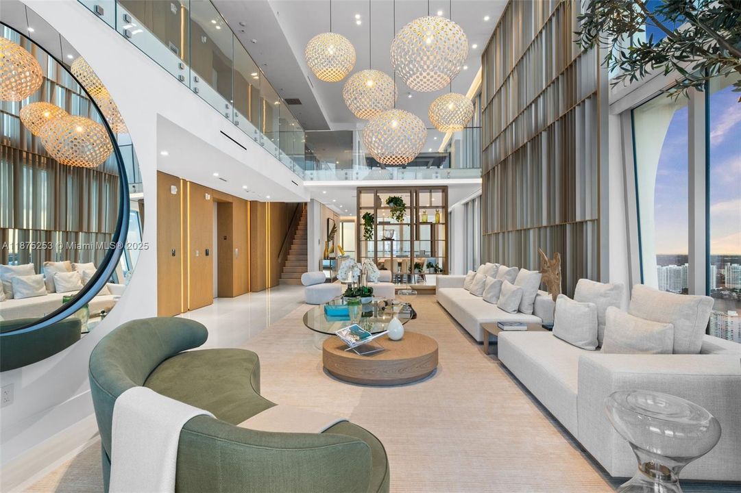 Недавно продано: $14,900,000 (5 спален, 6 ванн, 5684 Квадратных фут)