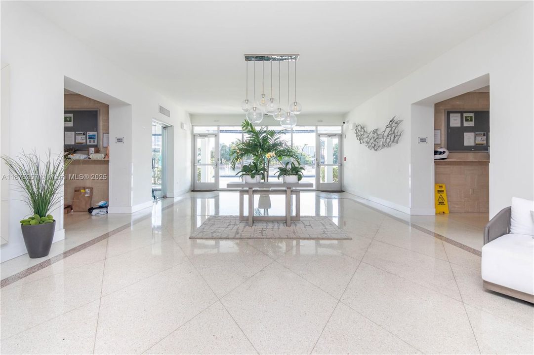 На продажу: $360,000 (1 спален, 1 ванн, 1040 Квадратных фут)