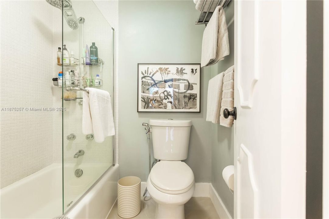 На продажу: $360,000 (1 спален, 1 ванн, 1040 Квадратных фут)