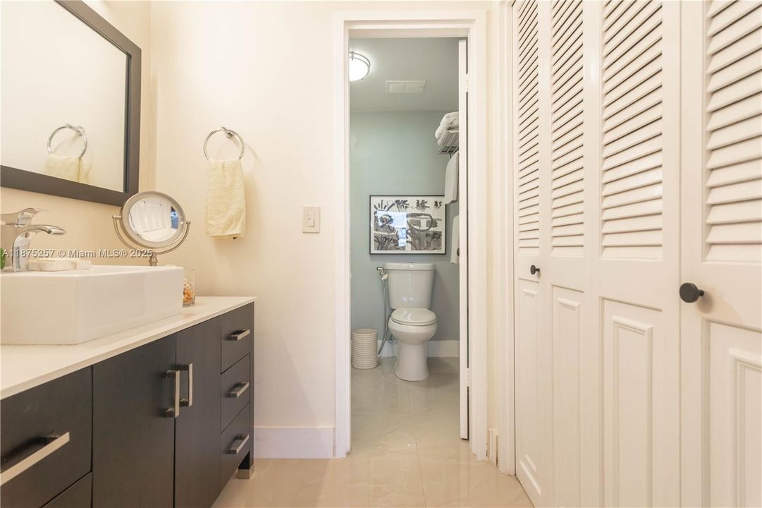 На продажу: $360,000 (1 спален, 1 ванн, 1040 Квадратных фут)