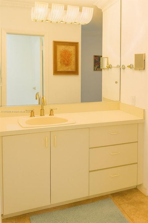 En Venta: $3,200,000 (4 camas, 3 baños, 2958 Pies cuadrados)