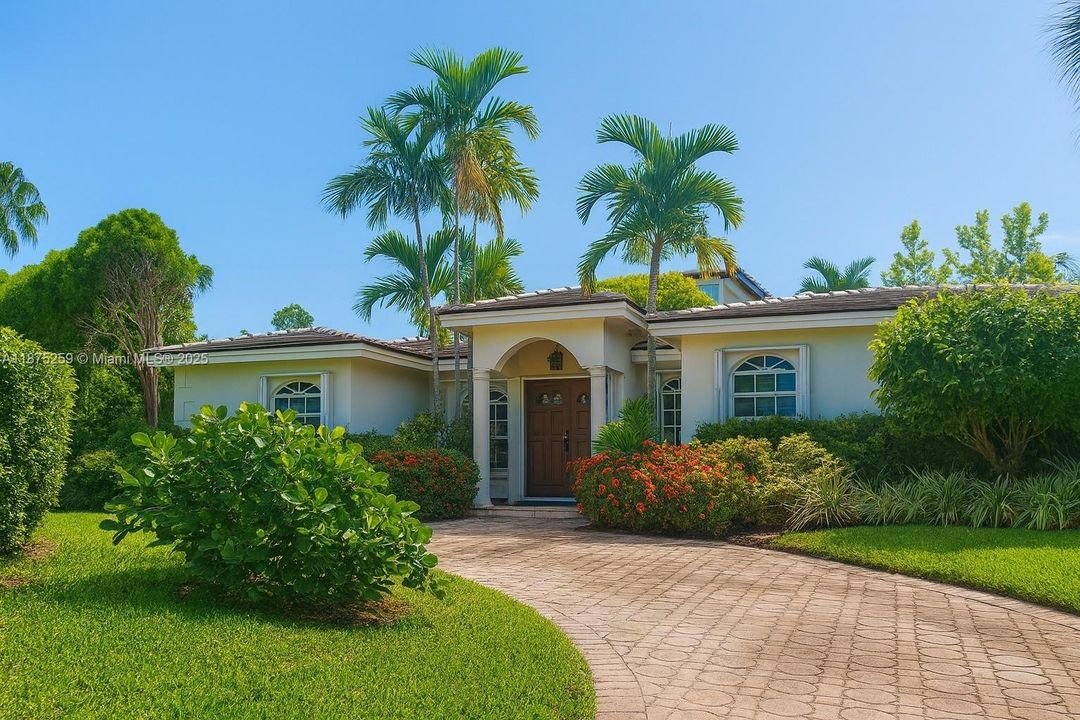 En Venta: $3,200,000 (4 camas, 3 baños, 2958 Pies cuadrados)