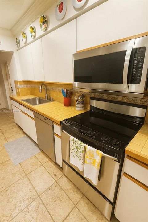 En Venta: $3,200,000 (4 camas, 3 baños, 2958 Pies cuadrados)