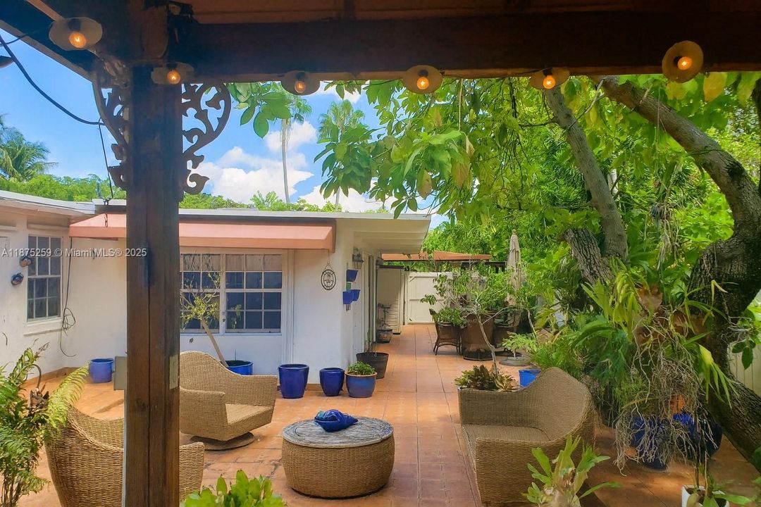 En Venta: $3,200,000 (4 camas, 3 baños, 2958 Pies cuadrados)