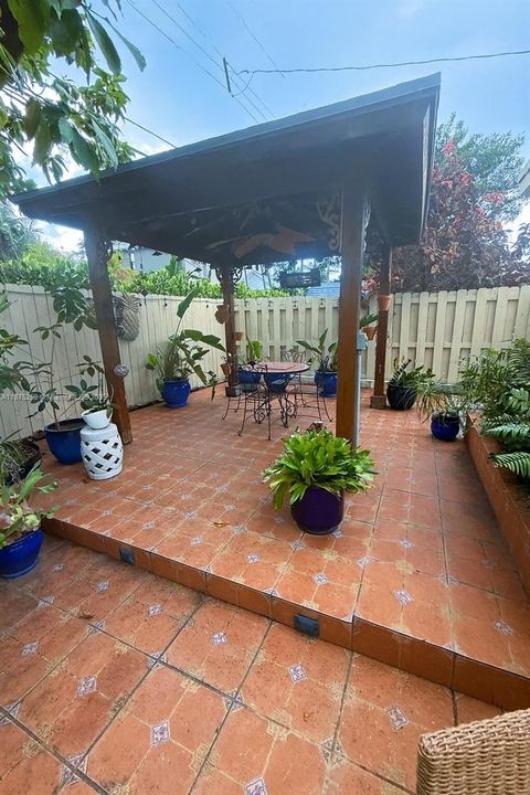 En Venta: $3,200,000 (4 camas, 3 baños, 2958 Pies cuadrados)