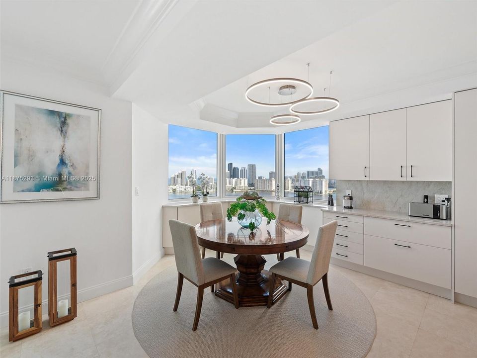 Active With Contract: $2,799,000 (4 beds, 4 baths, 3620 Square Feet)