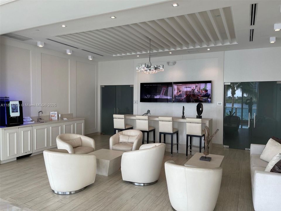 Active With Contract: $2,799,000 (4 beds, 4 baths, 3620 Square Feet)