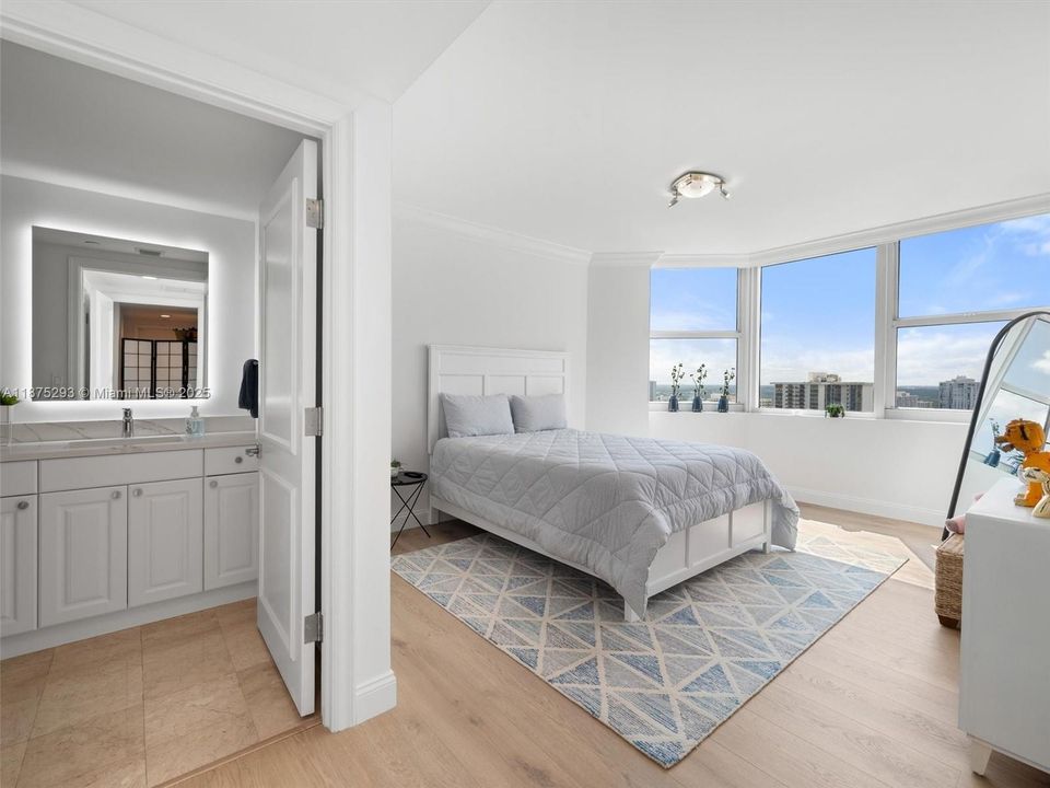 Active With Contract: $2,799,000 (4 beds, 4 baths, 3620 Square Feet)