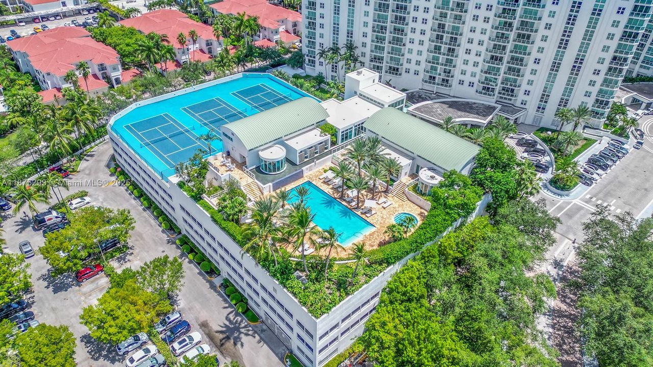 Active With Contract: $2,799,000 (4 beds, 4 baths, 3620 Square Feet)