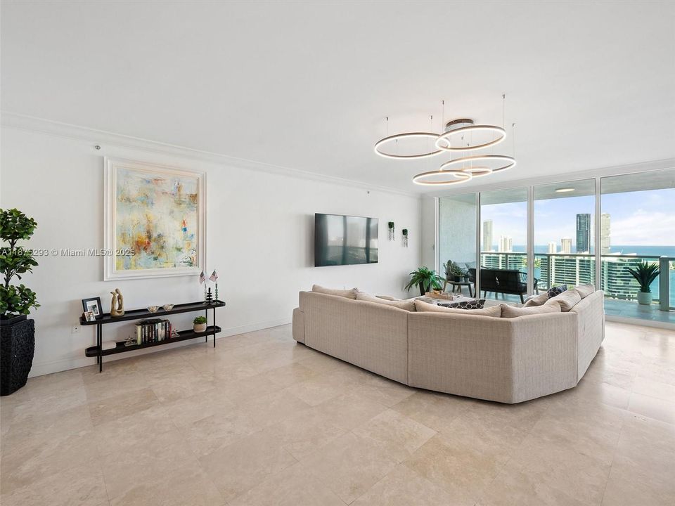 Active With Contract: $2,799,000 (4 beds, 4 baths, 3620 Square Feet)