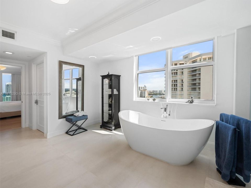 Active With Contract: $2,799,000 (4 beds, 4 baths, 3620 Square Feet)