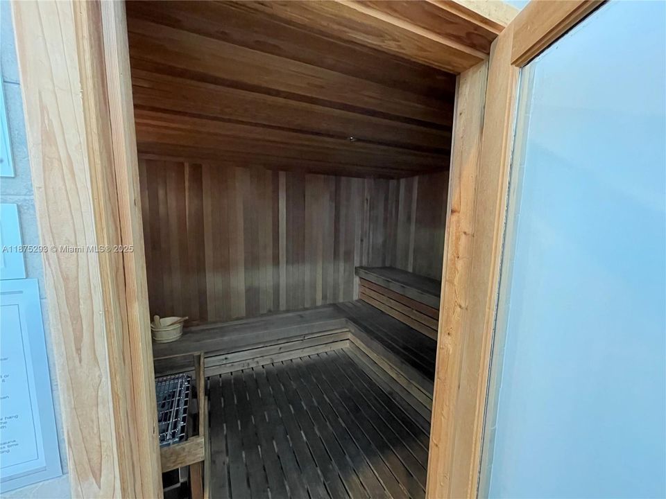 Active With Contract: $2,799,000 (4 beds, 4 baths, 3620 Square Feet)