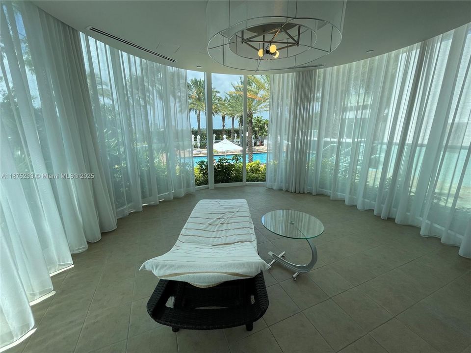 Active With Contract: $2,799,000 (4 beds, 4 baths, 3620 Square Feet)