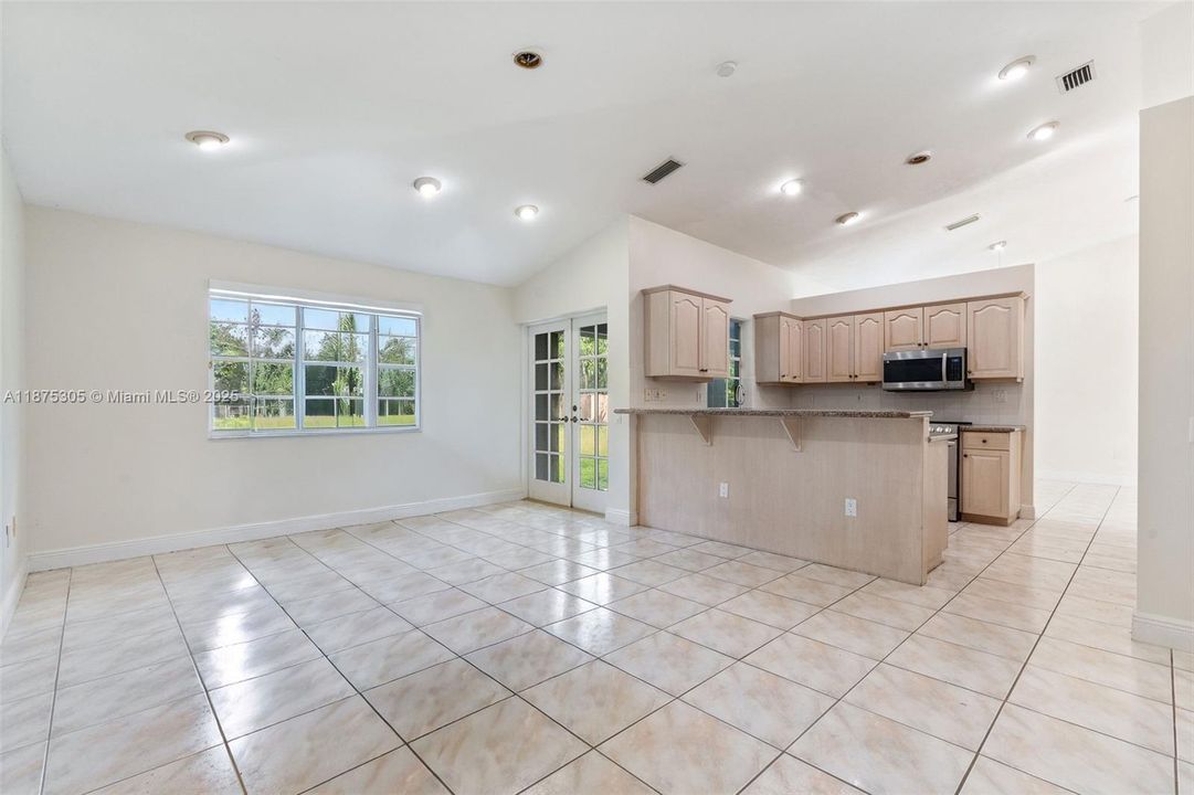 For Sale: $1,099,000 (3 beds, 2 baths, 1686 Square Feet)