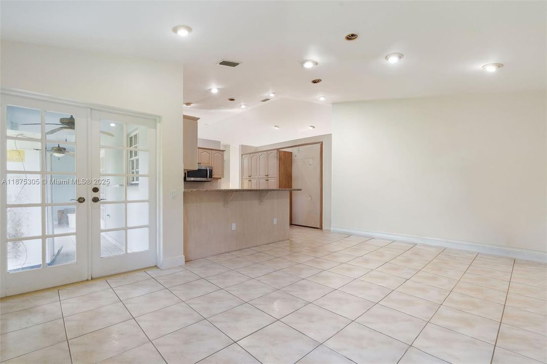 For Sale: $1,099,000 (3 beds, 2 baths, 1686 Square Feet)