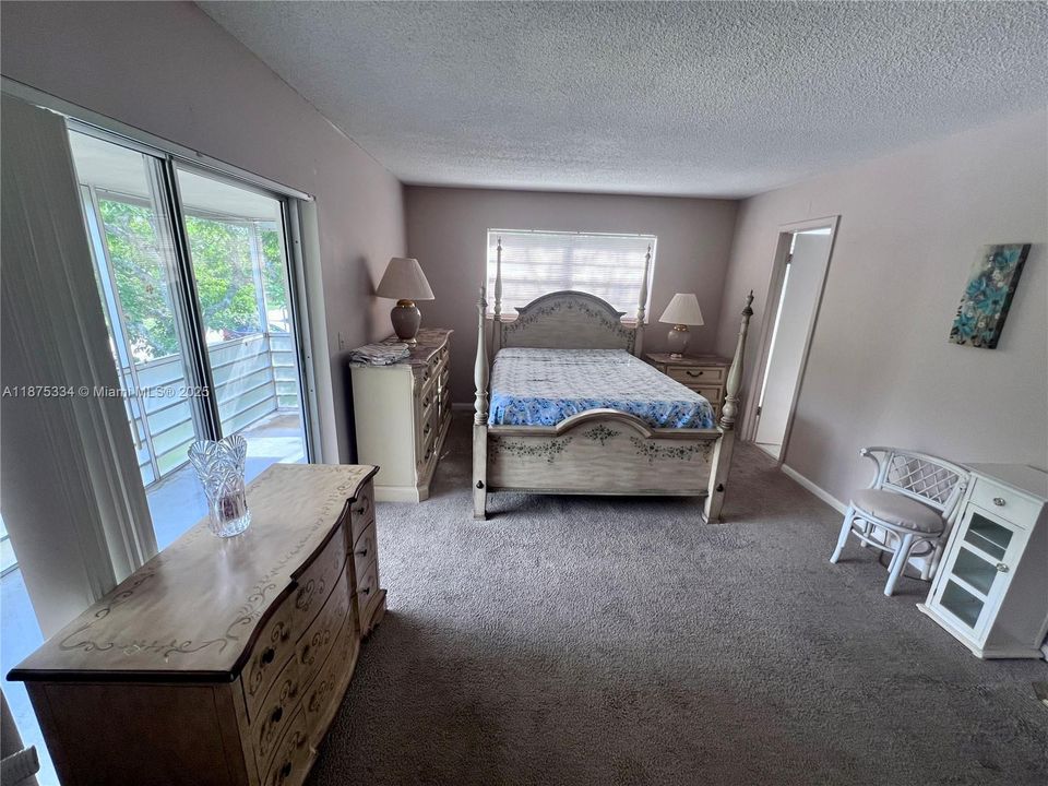 For Sale: $78,500 (1 beds, 1 baths, 684 Square Feet)
