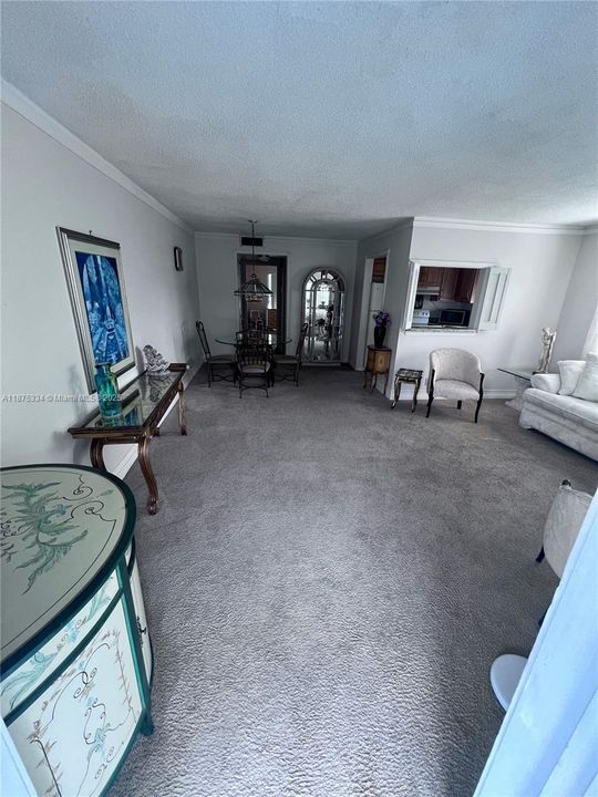 For Sale: $78,500 (1 beds, 1 baths, 684 Square Feet)