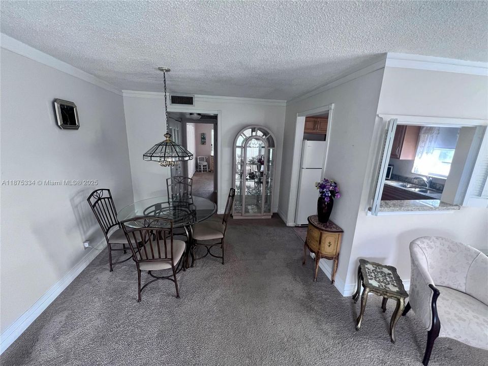 For Sale: $78,500 (1 beds, 1 baths, 684 Square Feet)