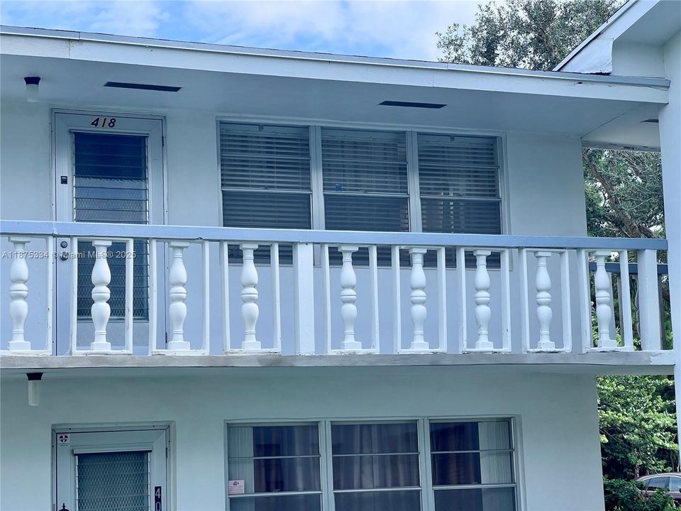 Front Entrance - Corner Unit