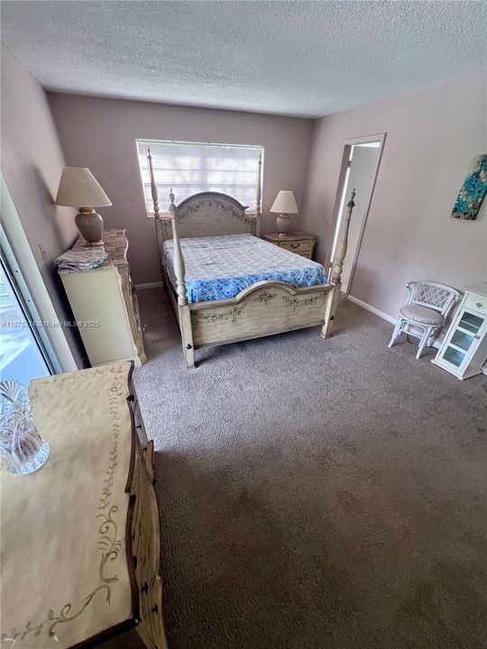 For Sale: $78,500 (1 beds, 1 baths, 684 Square Feet)