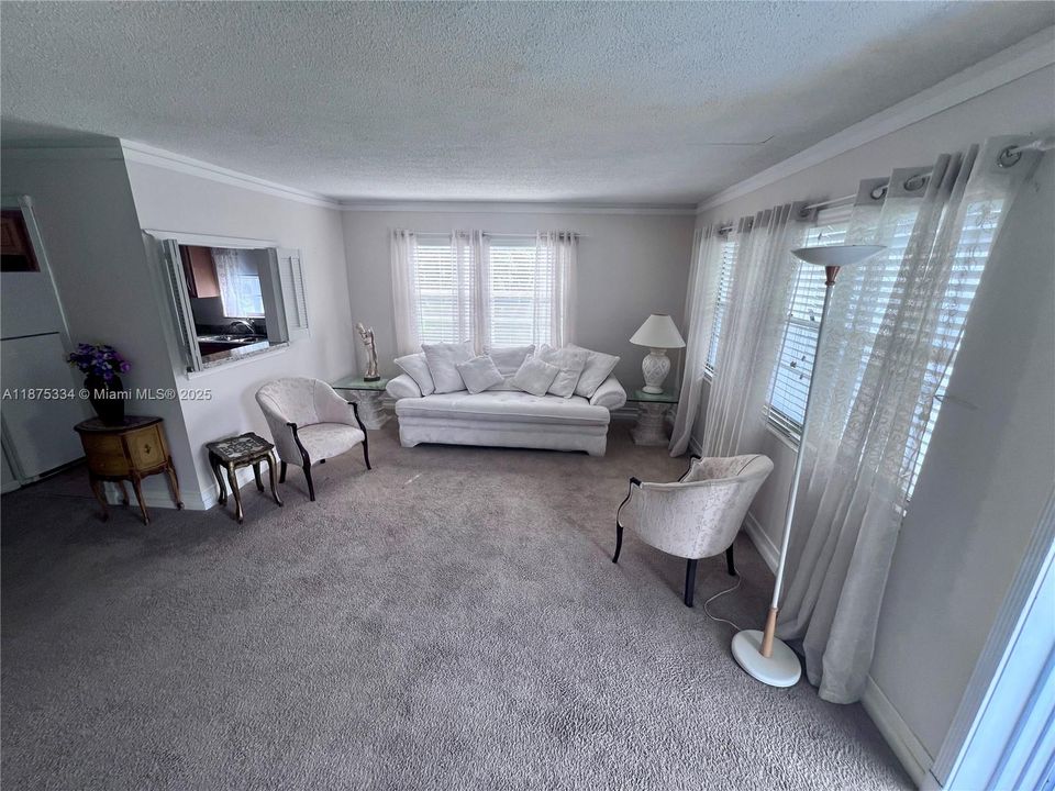 For Sale: $78,500 (1 beds, 1 baths, 684 Square Feet)