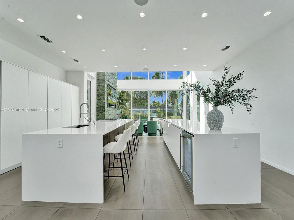 В аренду: $21,900 (4 спален, 3 ванн, 3804 Квадратных фут)