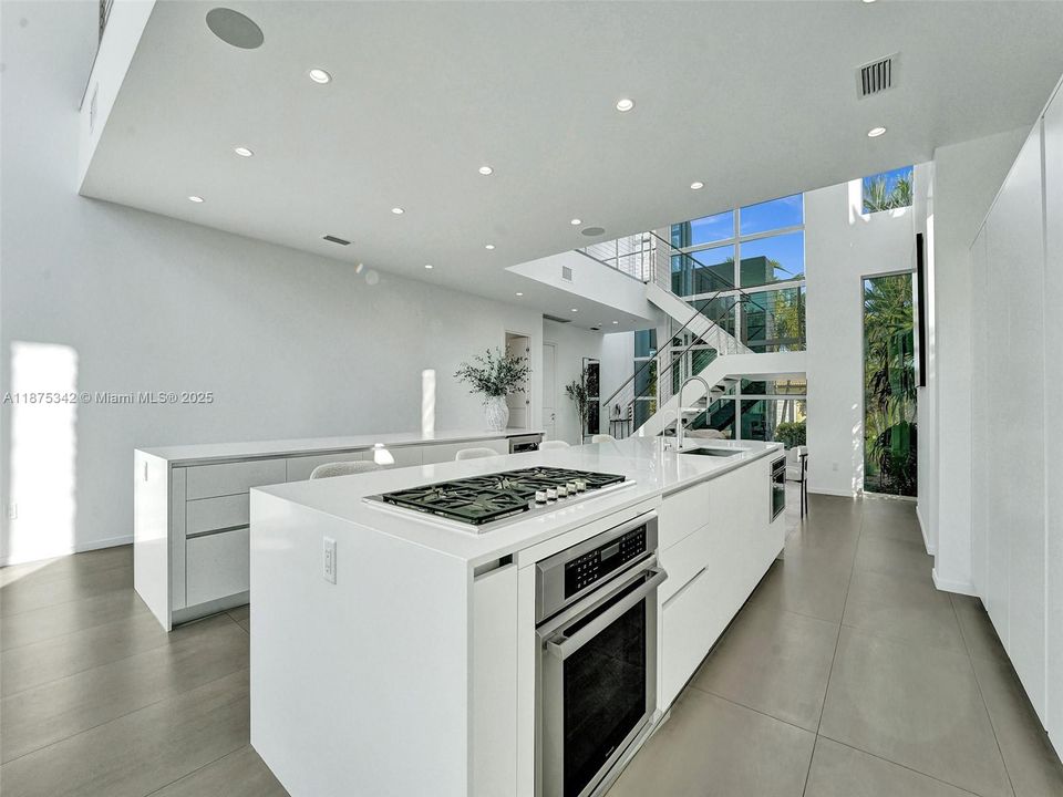 В аренду: $21,900 (4 спален, 3 ванн, 3804 Квадратных фут)