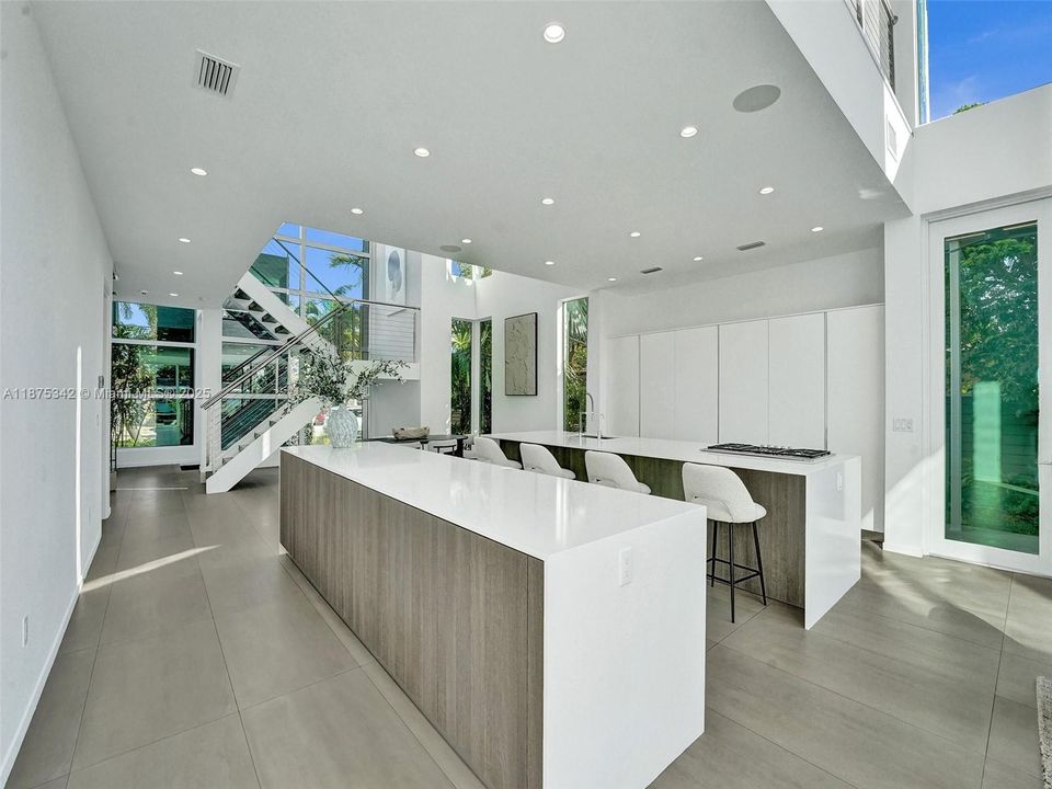 В аренду: $21,900 (4 спален, 3 ванн, 3804 Квадратных фут)