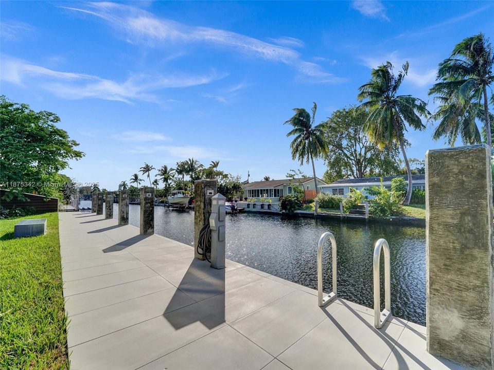 В аренду: $21,900 (4 спален, 3 ванн, 3804 Квадратных фут)