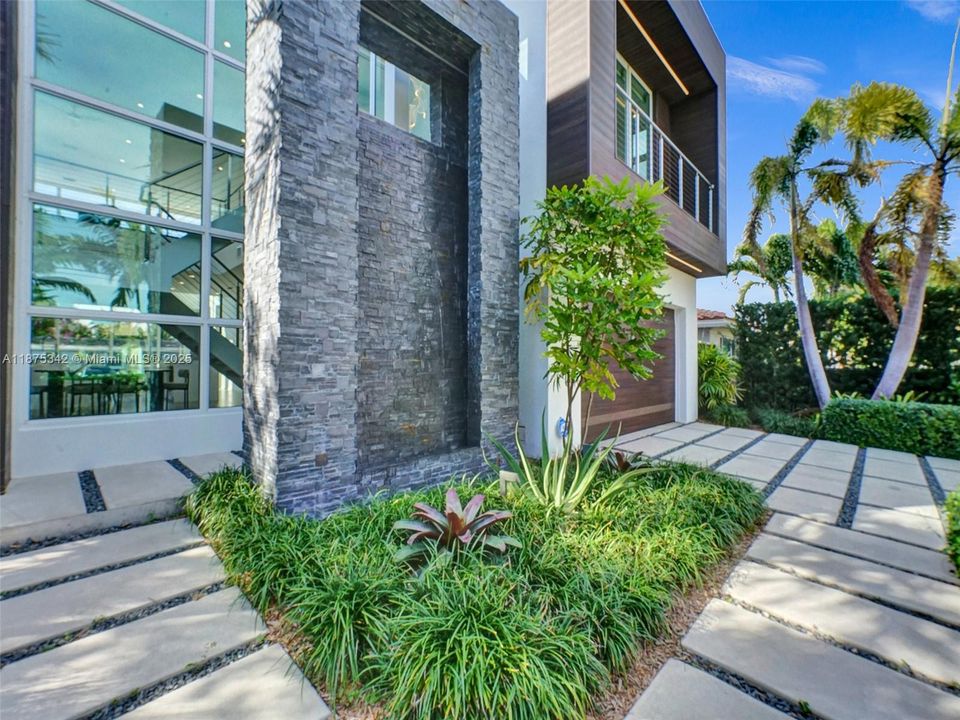 В аренду: $21,900 (4 спален, 3 ванн, 3804 Квадратных фут)