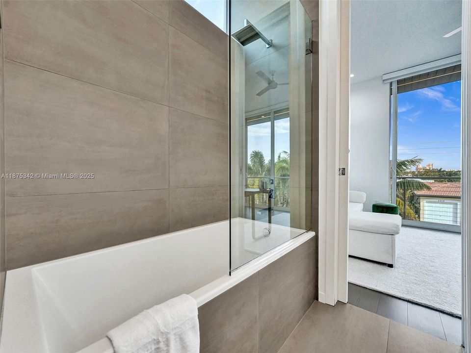 В аренду: $21,900 (4 спален, 3 ванн, 3804 Квадратных фут)