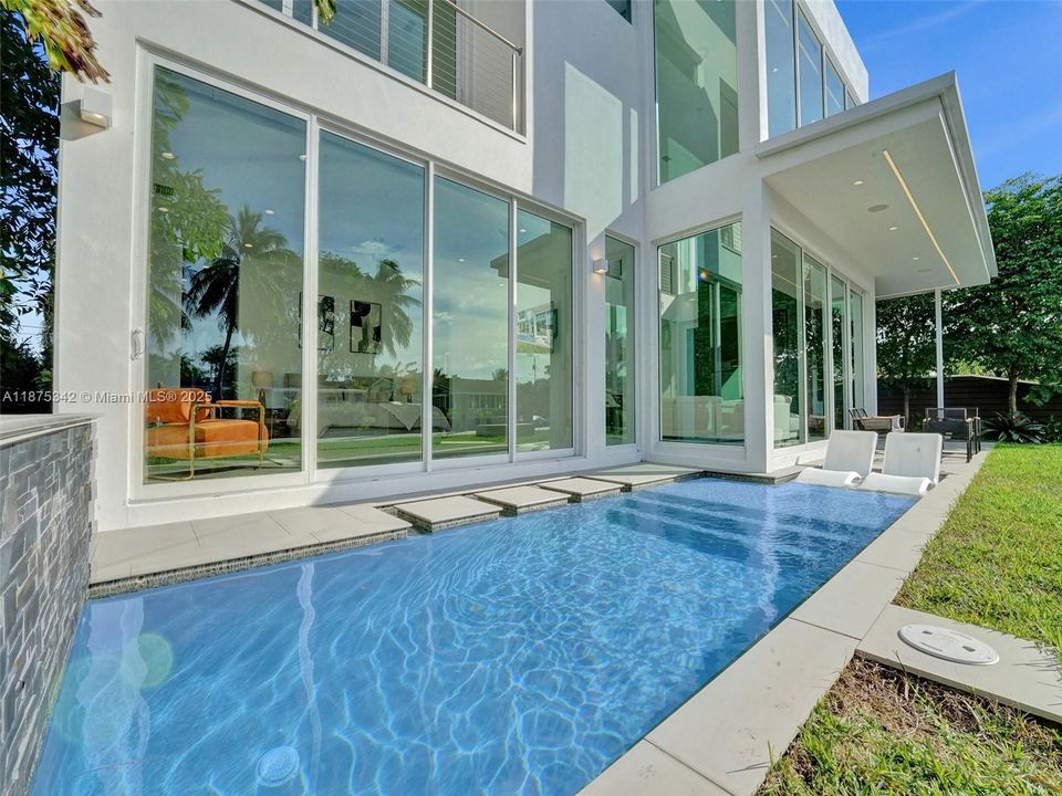 В аренду: $21,900 (4 спален, 3 ванн, 3804 Квадратных фут)