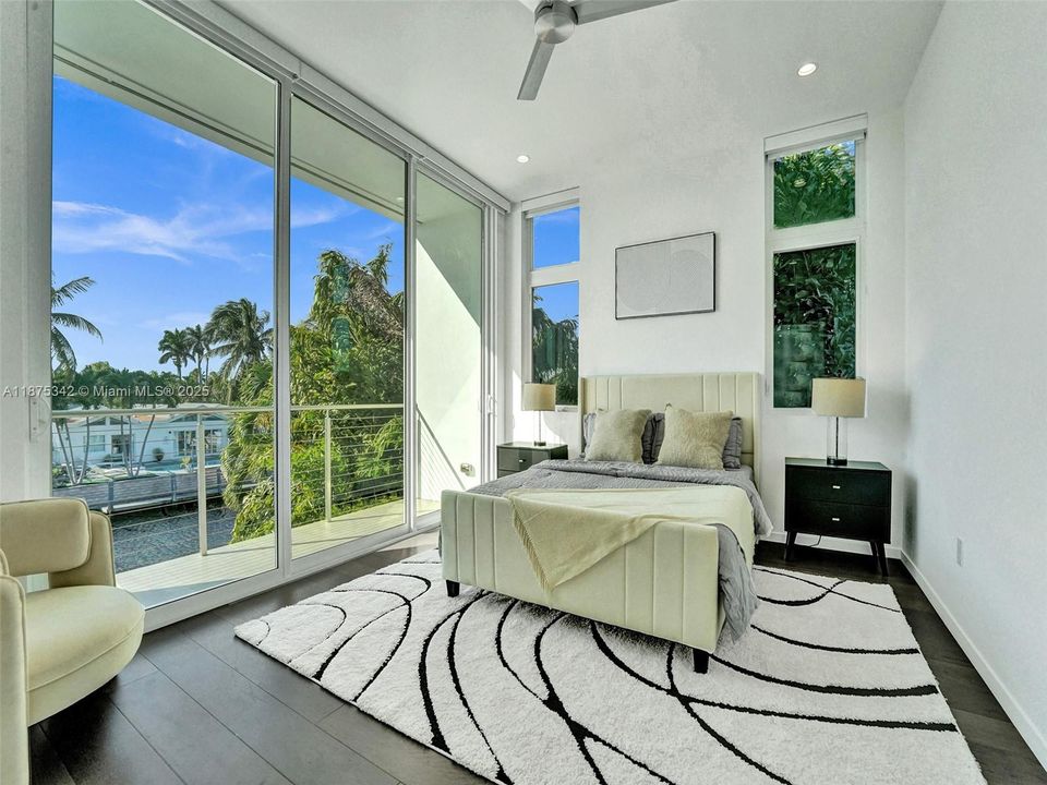 В аренду: $21,900 (4 спален, 3 ванн, 3804 Квадратных фут)