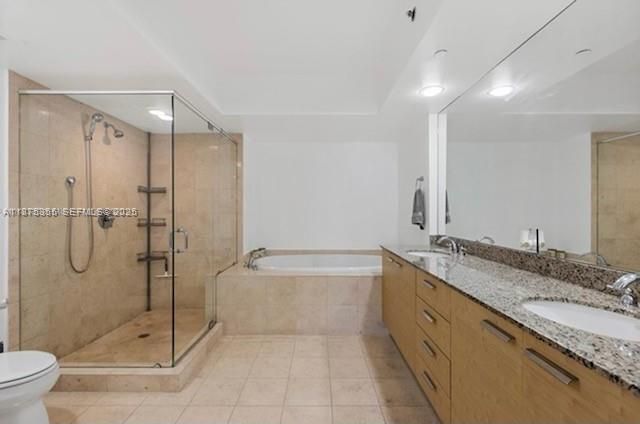 Active With Contract: $7,000 (2 beds, 2 baths, 1458 Square Feet)
