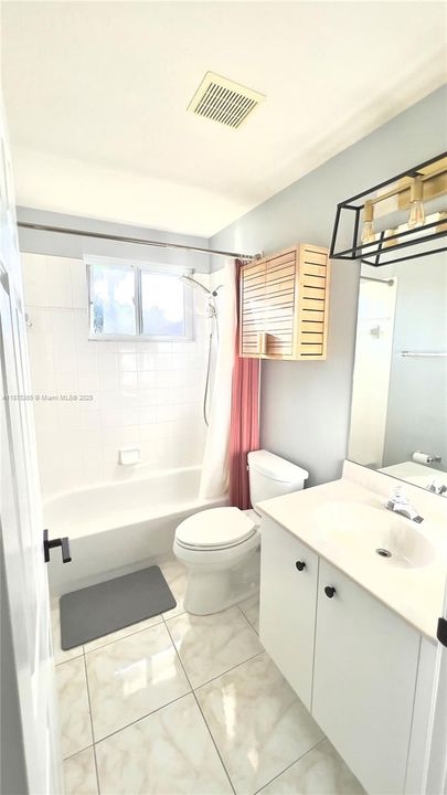 出租: $3,950 (3 贝兹, 2 浴室, 1623 平方英尺)