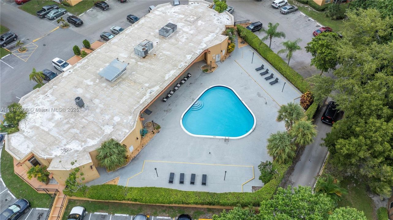 Recientemente alquilado: $1,700 (2 camas, 2 baños, 1040 Pies cuadrados)