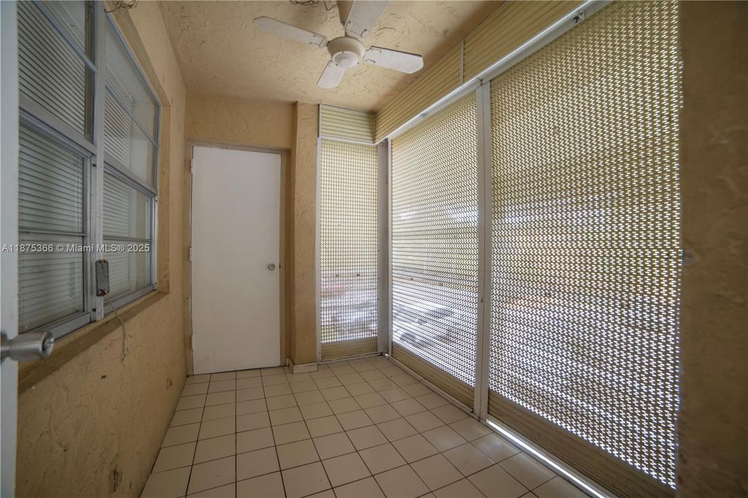 Recientemente alquilado: $1,700 (2 camas, 2 baños, 1040 Pies cuadrados)