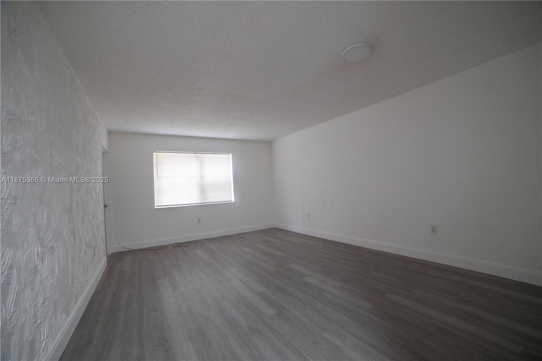 Recientemente alquilado: $1,700 (2 camas, 2 baños, 1040 Pies cuadrados)