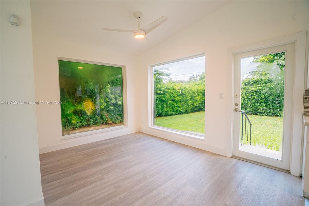 最近租的: $3,900 (4 贝兹, 2 浴室, 1468 平方英尺)