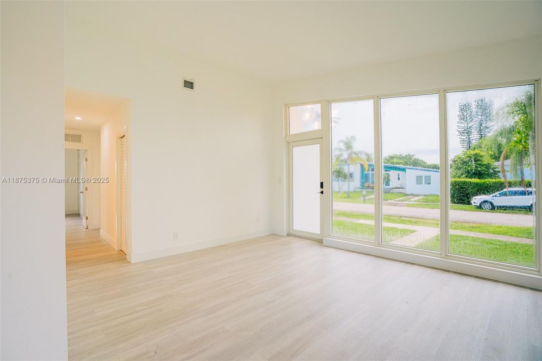 最近租的: $3,900 (4 贝兹, 2 浴室, 1468 平方英尺)