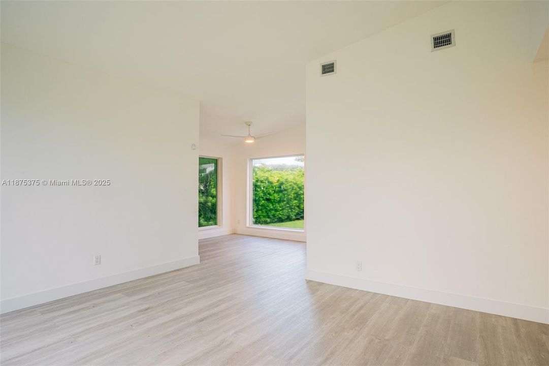 最近租的: $3,900 (4 贝兹, 2 浴室, 1468 平方英尺)