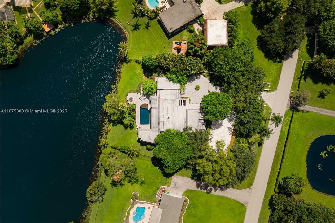 En Venta: $2,375,000 (5 camas, 4 baños, 5109 Pies cuadrados)