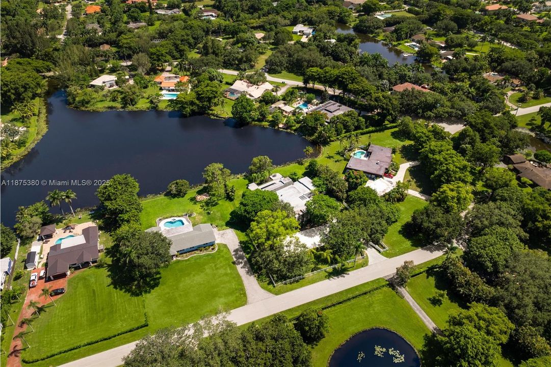 En Venta: $2,375,000 (5 camas, 4 baños, 5109 Pies cuadrados)