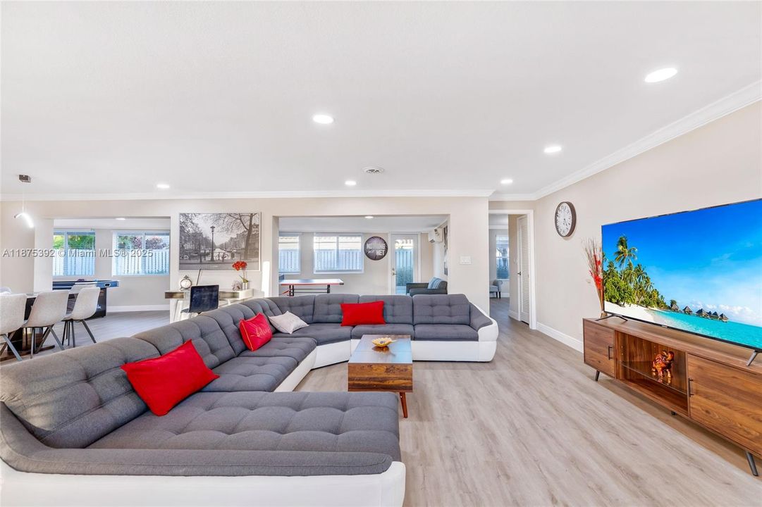 For Rent: $8,000 (4 beds, 3 baths, 2262 Square Feet)