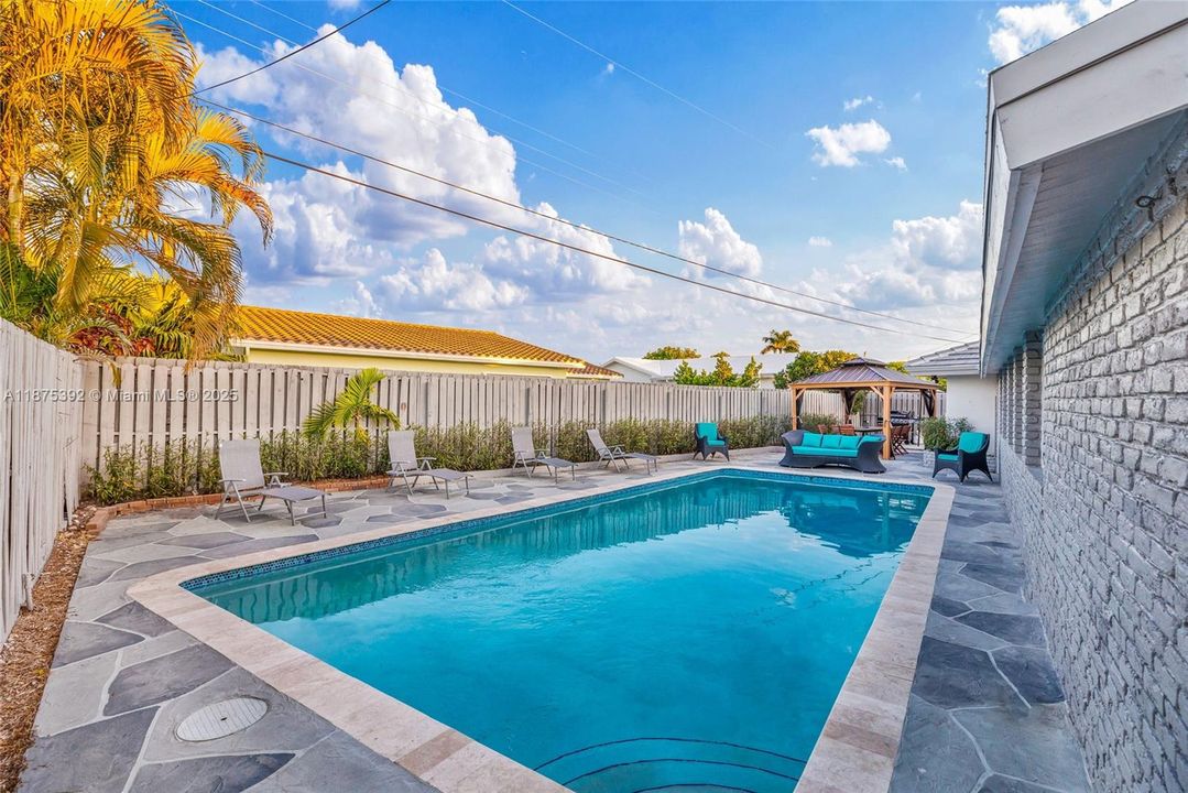 For Rent: $8,000 (4 beds, 3 baths, 2262 Square Feet)