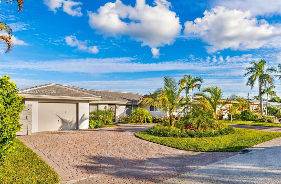 For Rent: $8,000 (4 beds, 3 baths, 2262 Square Feet)