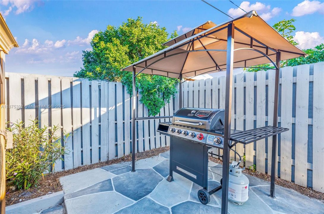 For Rent: $8,000 (4 beds, 3 baths, 2262 Square Feet)