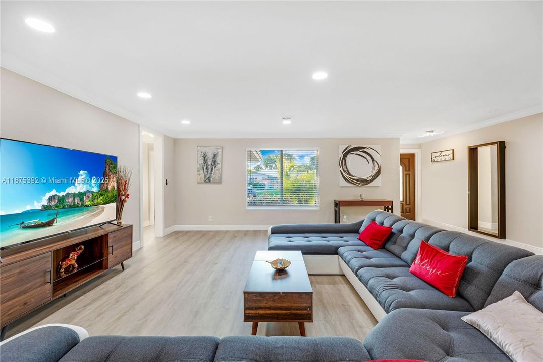 For Rent: $8,000 (4 beds, 3 baths, 2262 Square Feet)