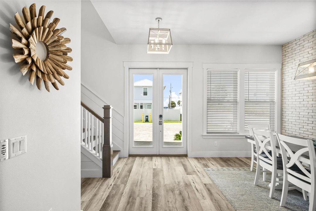 6-web-or-mls-19914 Front Beach Rd-06